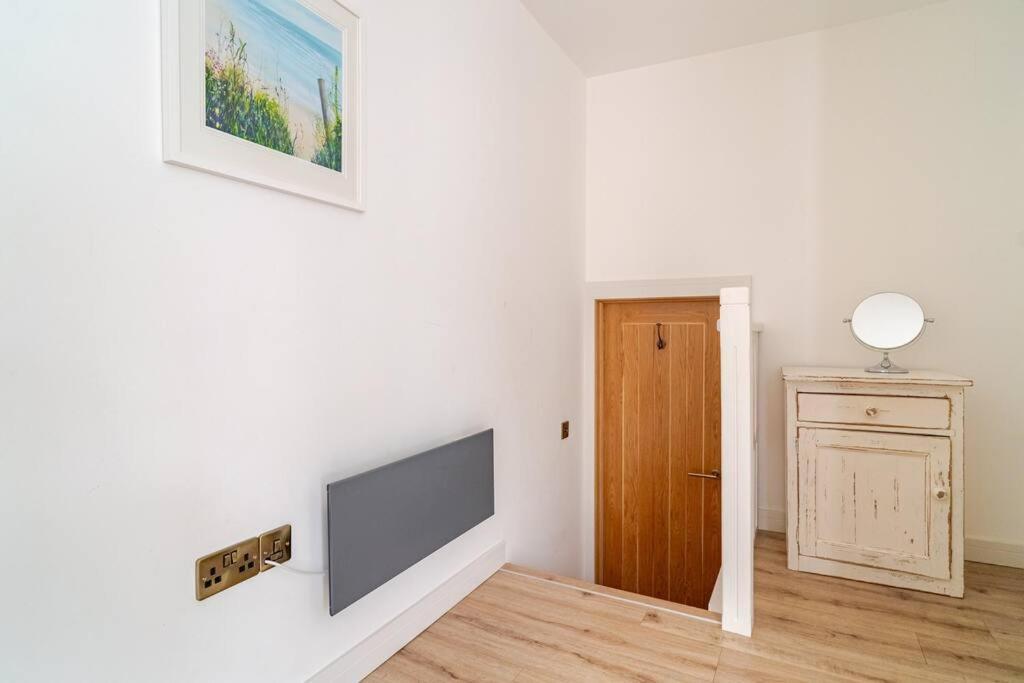 Stunning 2 Bed Apartment, Heart Of The Barbican พลีมัธ ภายนอก รูปภาพ