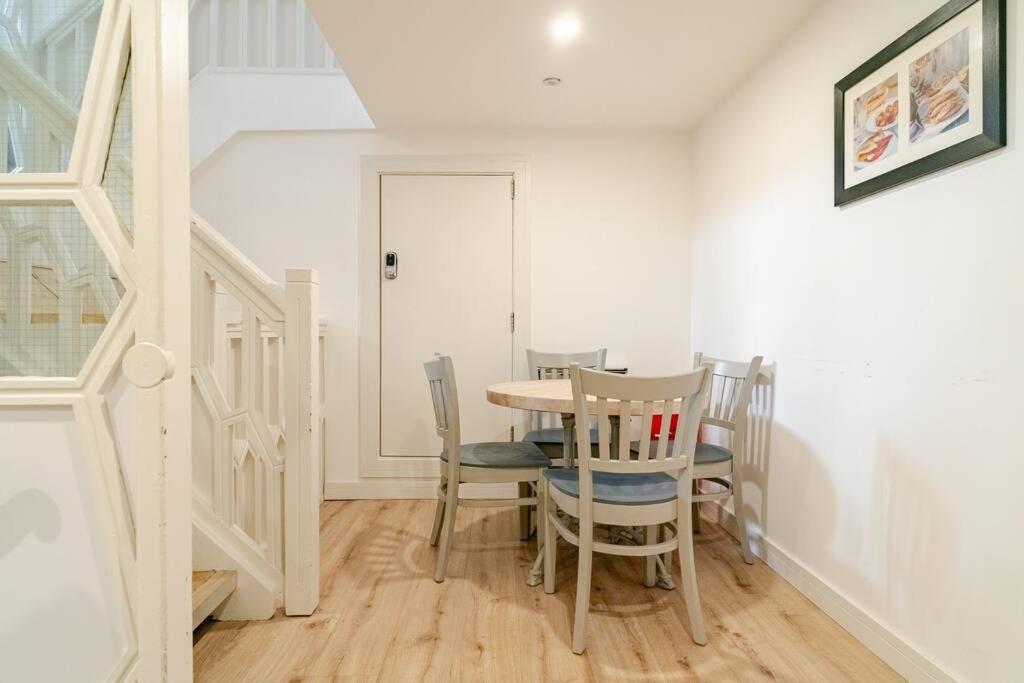 Stunning 2 Bed Apartment, Heart Of The Barbican พลีมัธ ภายนอก รูปภาพ