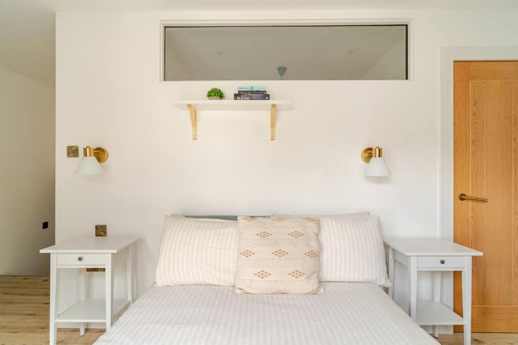 Stunning 2 Bed Apartment, Heart Of The Barbican พลีมัธ ภายนอก รูปภาพ