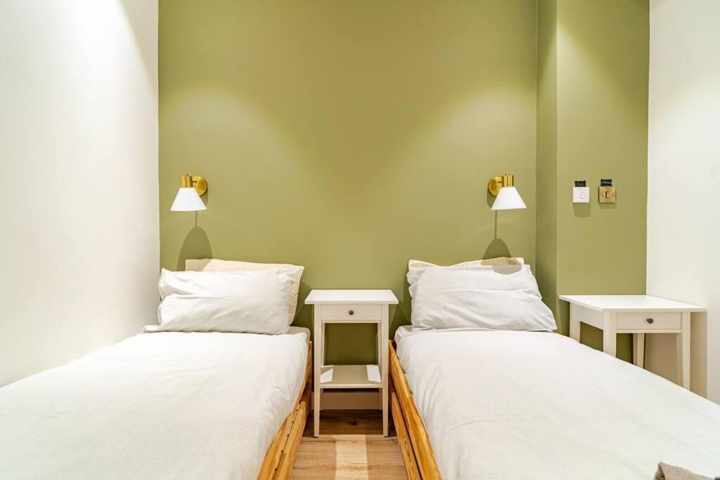Stunning 2 Bed Apartment, Heart Of The Barbican พลีมัธ ภายนอก รูปภาพ
