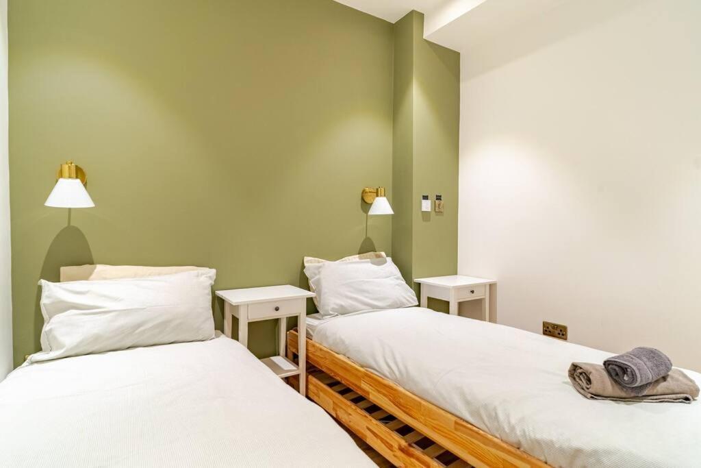 Stunning 2 Bed Apartment, Heart Of The Barbican พลีมัธ ภายนอก รูปภาพ
